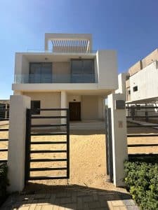 فيلا للبيع تشطيب الترا سوبر لوكس استلام فوري في “فيفث سكوير المراسم” بمساحة 450 متر