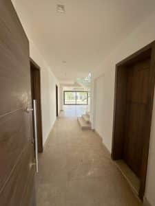 فيلا للبيع تشطيب الترا سوبر لوكس استلام فوري في “فيفث سكوير المراسم” بمساحة 450 متر